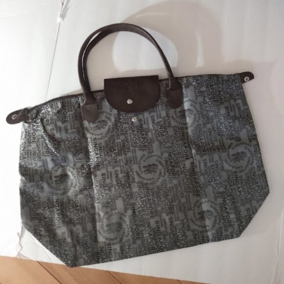 Singapore folding tote gray, black and brown. - Picture 3 of 7